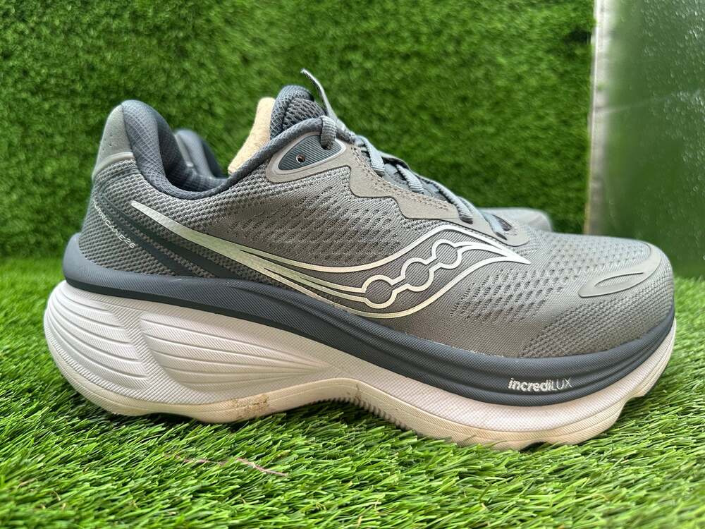 Saucony Hurricane 26 S101102-1004 Athletic Sneaker Men's 9W Gray Mesh Training